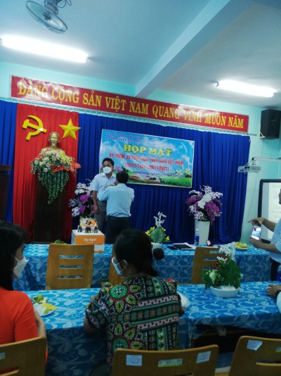 Họp mặt ngày Nhà giáo Việt Nam năm học 2021-2022